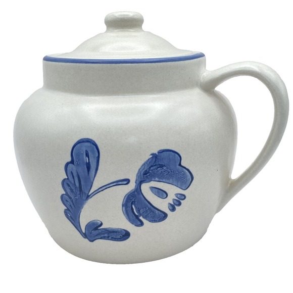 Pfaltzgraff Yorktowne Bean Pot and Lid Blue Floral Stoneware #70 Castle Vintage - Picture 1 of 11